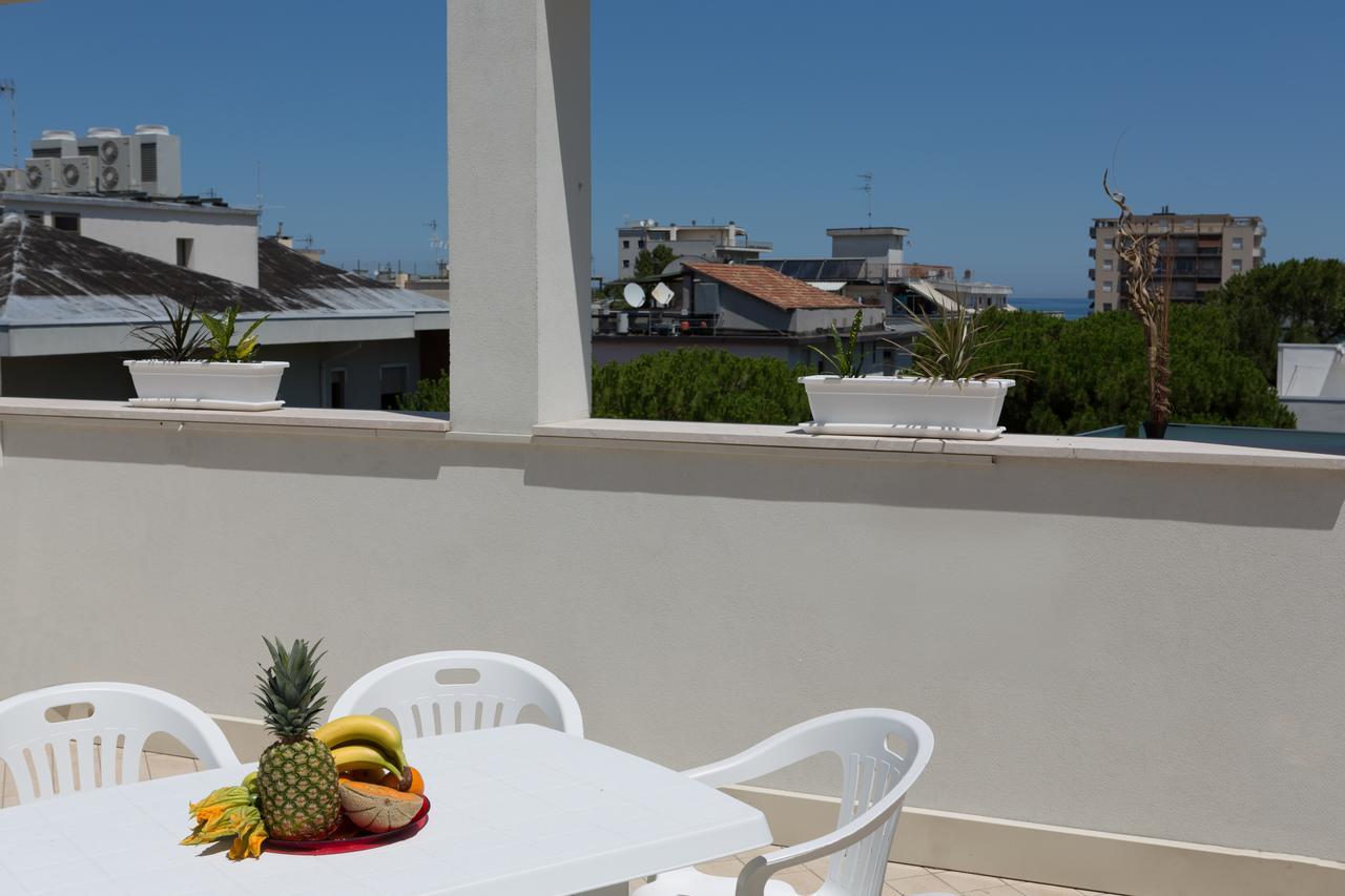 Residence Perla Verde Риччоне Экстерьер фото